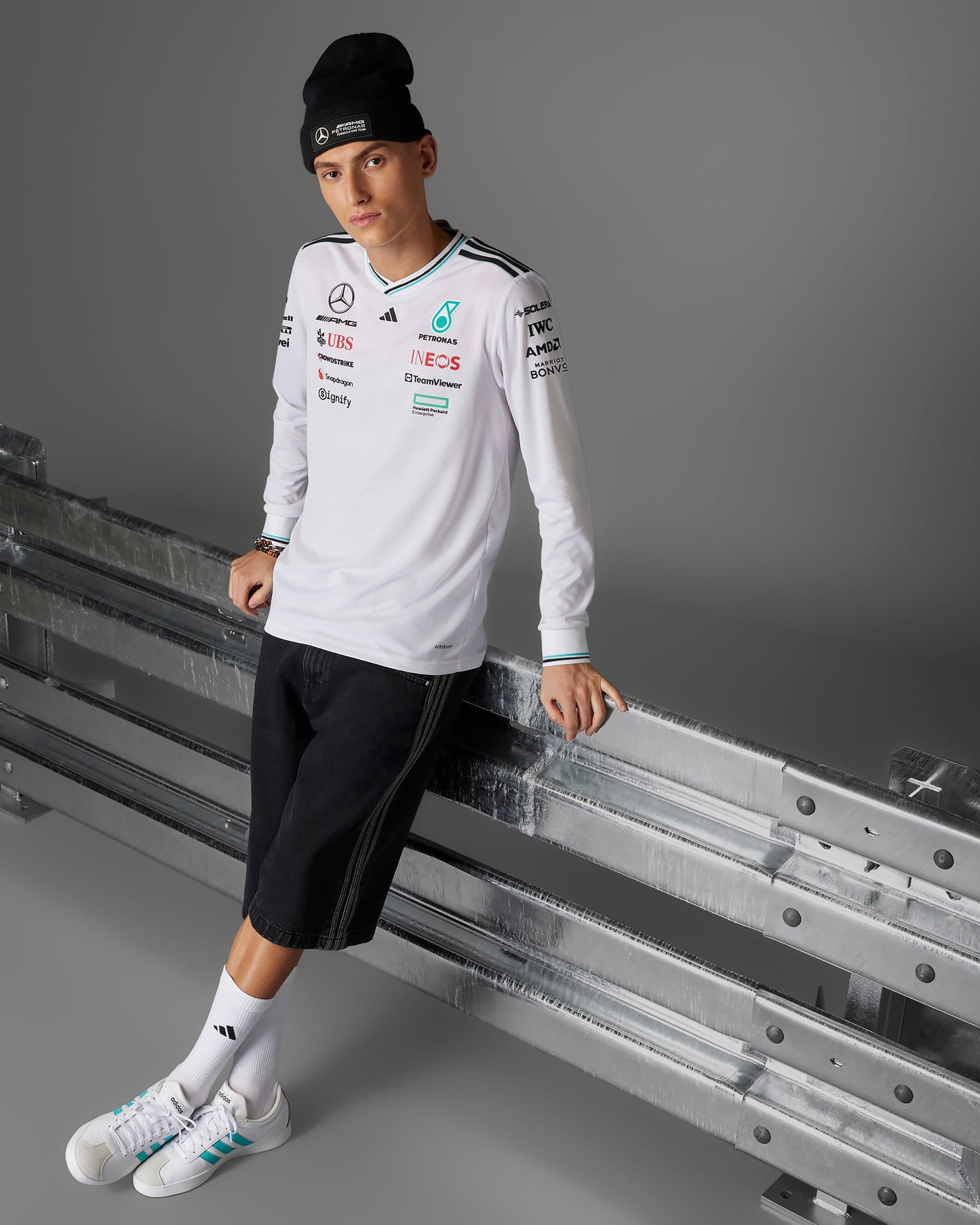 Mens 2025 Authentic Long Sleeve Driver Tee White Mercedes-AMG PETRONAS F1 Team